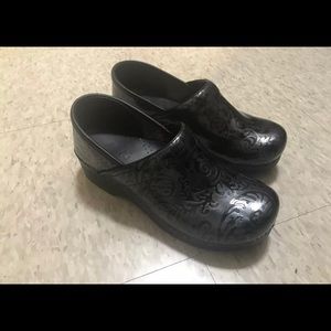 Black Dansko Clogs Size 40